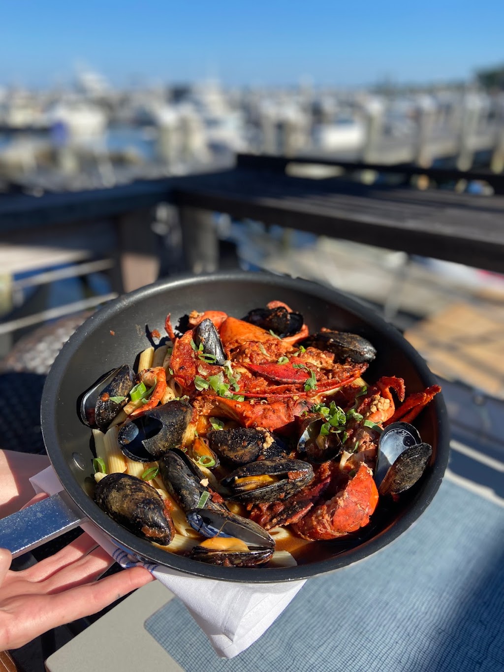 1 Ferry Wharf | restaurant | 1 East Ferry Wharf Unit 1, Jamestown, RI 02835, USA | 4014235999 OR +1 401-423-5999