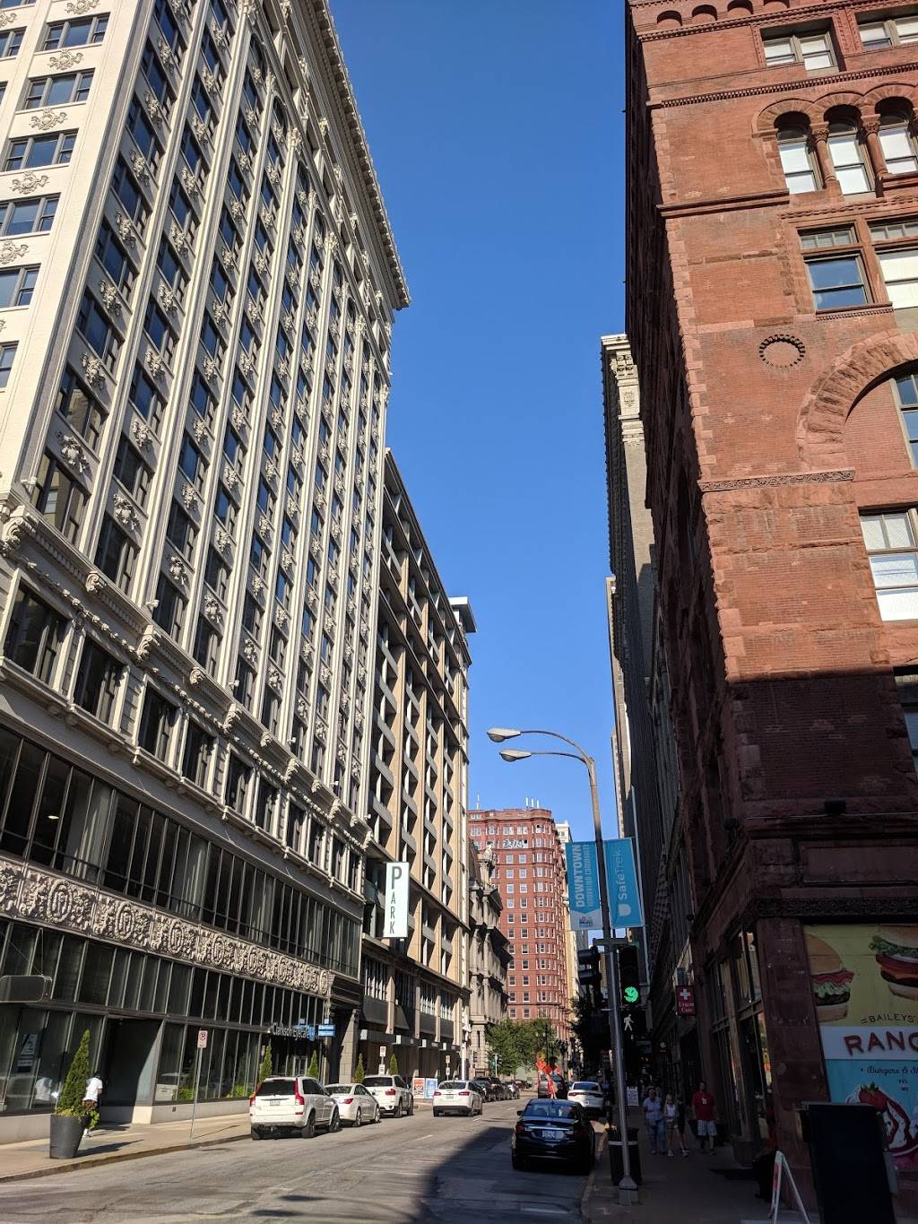 Jack Patricks Bar & Grill | restaurant | 1000 Olive St, St. Louis, MO 63101, USA | 3144368879 OR +1 314-436-8879