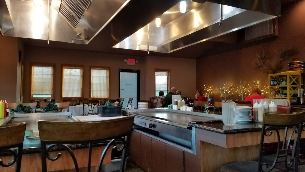 Lotus Restaurant | restaurant | 9011 S Howell Ave, Oak Creek, WI 53154, USA | 4147688888 OR +1 414-768-8888