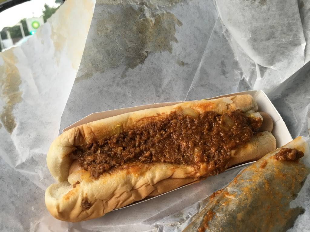 Snoopys Hot Dogs & More | restaurant | 1931 Wake Forest Rd, Raleigh, NC 27608, USA | 9198330992 OR +1 919-833-0992