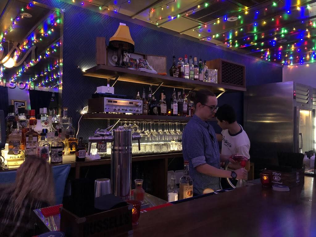 Juniors on Harrison | restaurant | 789 Harrison Ave, New Orleans, LA 70124, USA | 5047666902 OR +1 504-766-6902