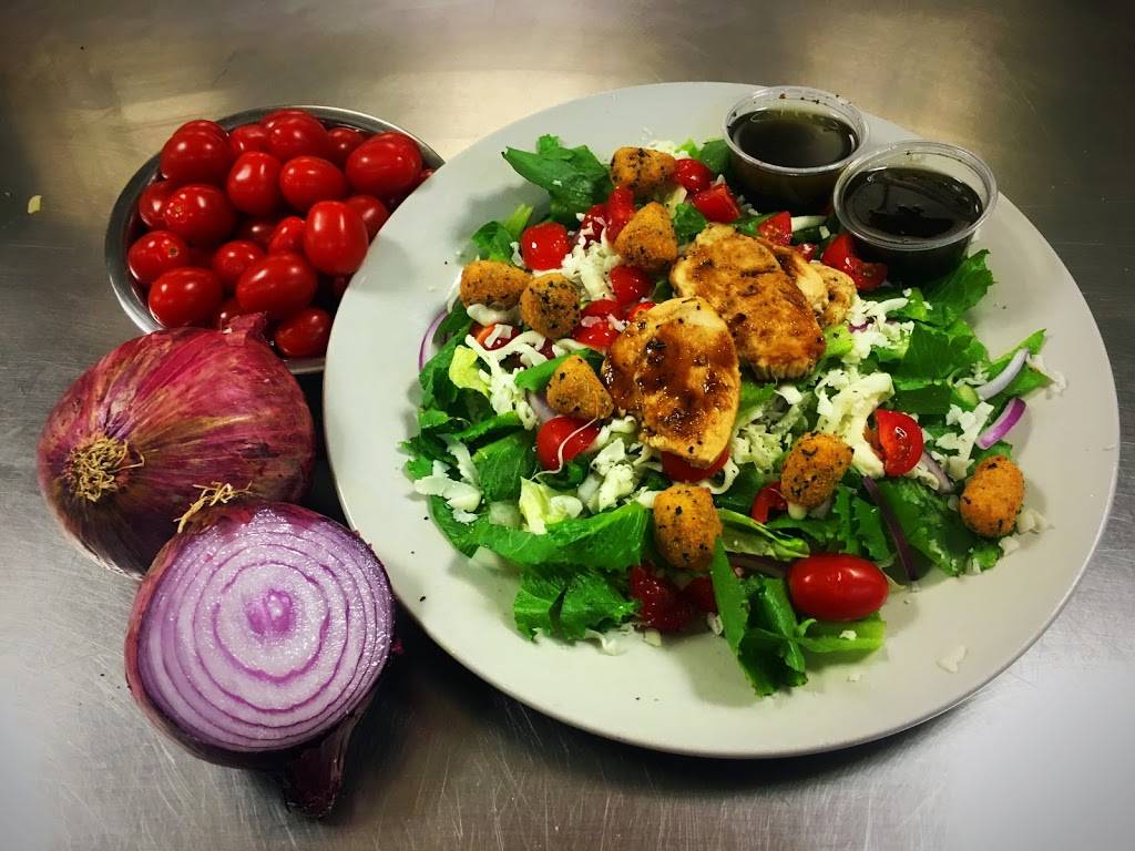 Clubhouse Pizzeria | restaurant | 141 W South St, Connellsville, PA 15425, USA | 7246032637 OR +1 724-603-2637