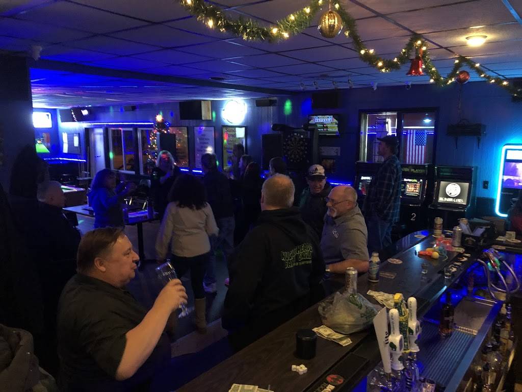 dKlein Bar & Events | restaurant | 301 E Green Bay Ave, Saukville, WI 53080, USA | 2625364003 OR +1 262-536-4003