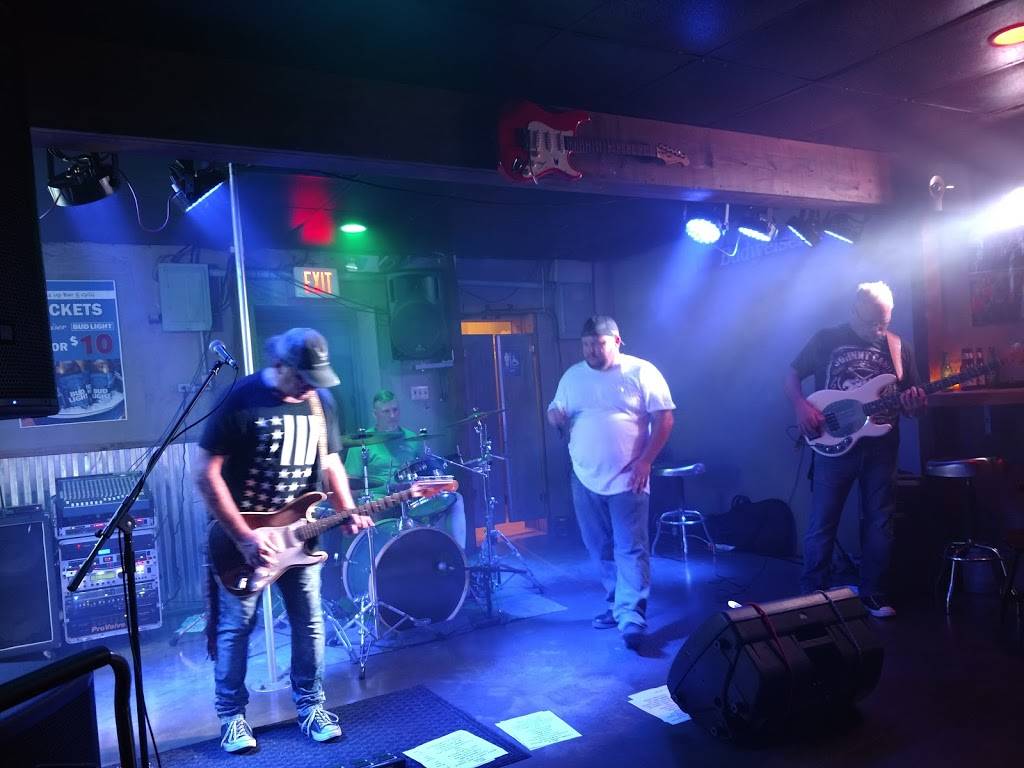 Bottoms Up Bar | restaurant | 301 E 2nd St, Manchester, OH 45144, USA | 9375494892 OR +1 937-549-4892