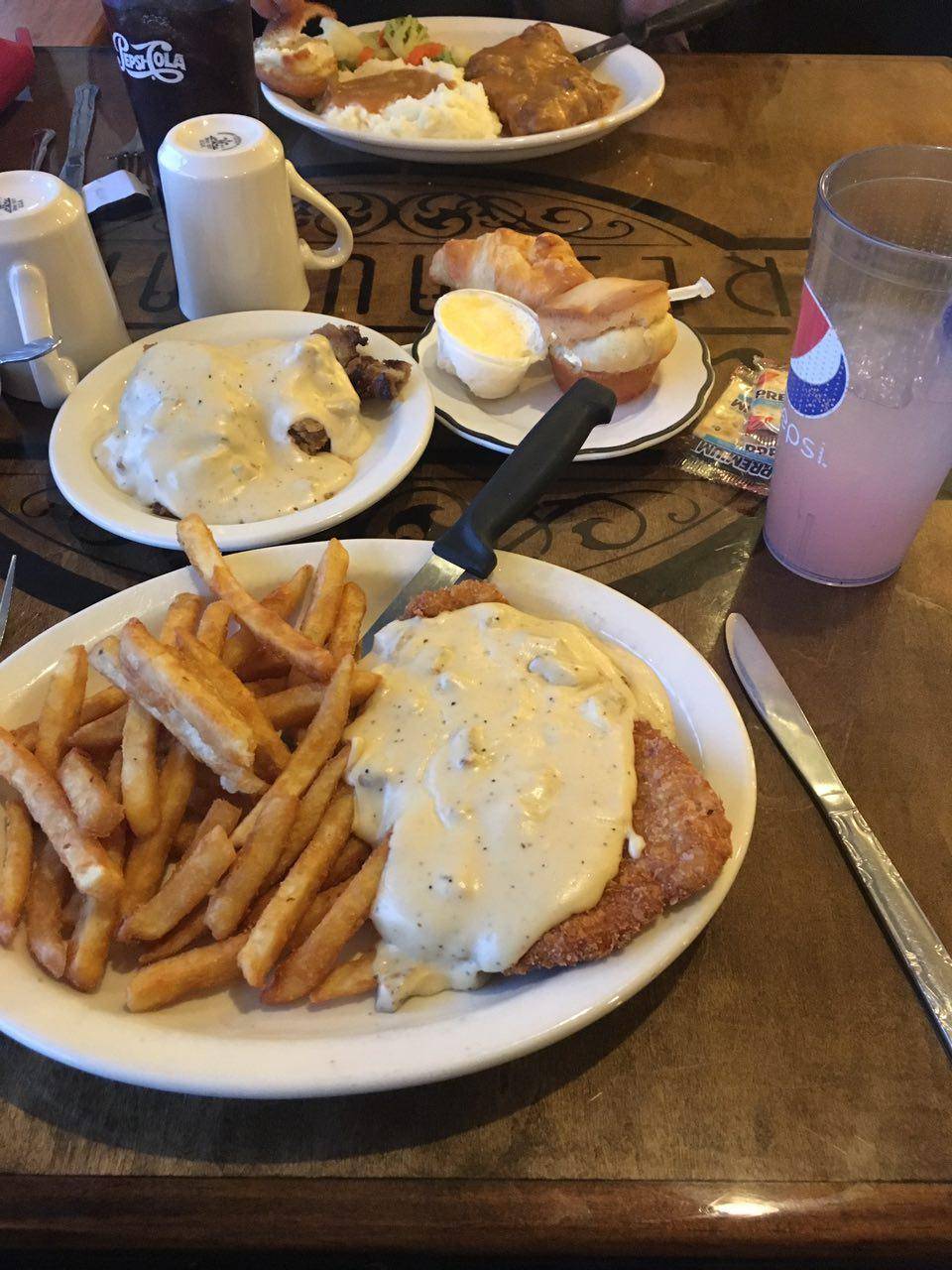 Sugarcreek Restaurant | restaurant | 5196 Detroit Rd, Sheffield, OH 44035, USA | 4409345059 OR +1 440-934-5059