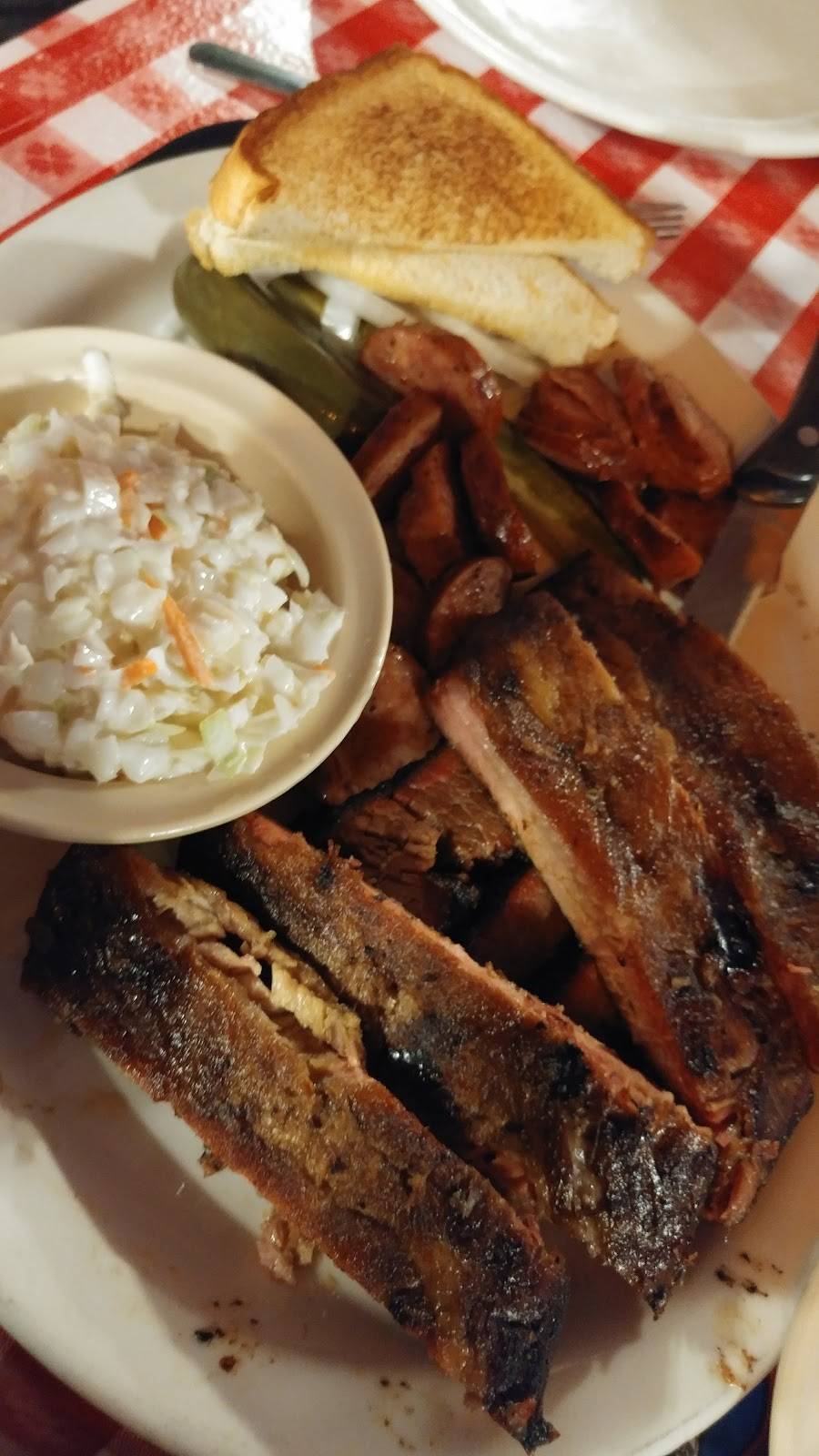 Risckys BAR-B-Q | restaurant | 9000 Benbrook Blvd, Fort Worth, TX 76126, USA | 8172493320 OR +1 817-249-3320