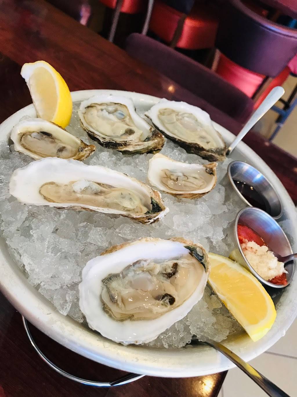 Skipjacks | restaurant | 226 Patriot Pl, Foxborough, MA 02035, USA | 5085432200 OR +1 508-543-2200