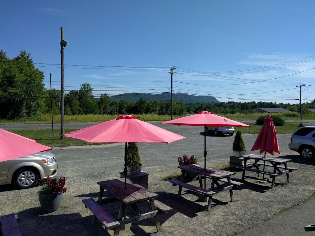 Captain Jacks Roadside Shack | restaurant | 232 Northampton St, Easthampton, MA 01027, USA | 4132035367 OR +1 413-203-5367