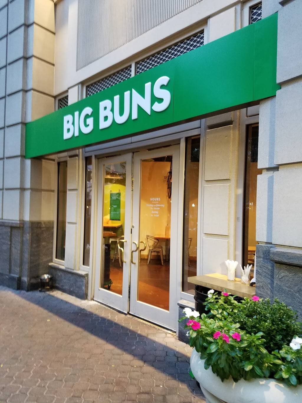 Big Buns Damn Good Burgers | restaurant | 4401 Wilson Blvd, Arlington, VA 22203, USA | 7032763032 OR +1 703-276-3032