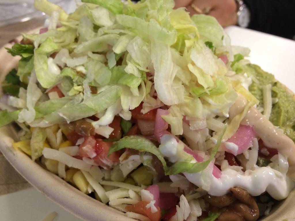 Quesada Burritos & Tacos | restaurant | 353 Lake St, St. Catharines, ON L2N 7G4, Canada | 9056463728 OR +1 905-646-3728