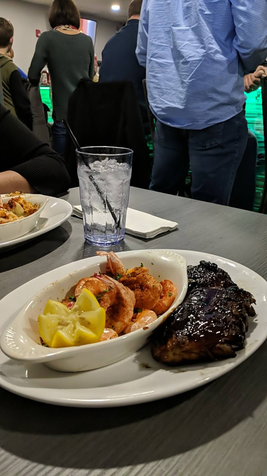 Ashleys Restaurant and Bar | restaurant | 68 Baltimore Pike, Chester Heights, PA 19017, USA | 6105722323 OR +1 610-572-2323