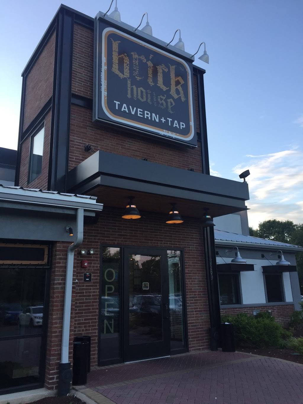 Brick House Tavern + Tap | restaurant | 3569 US-1, Princeton, NJ 08540, USA | 6095209866 OR +1 609-520-9866