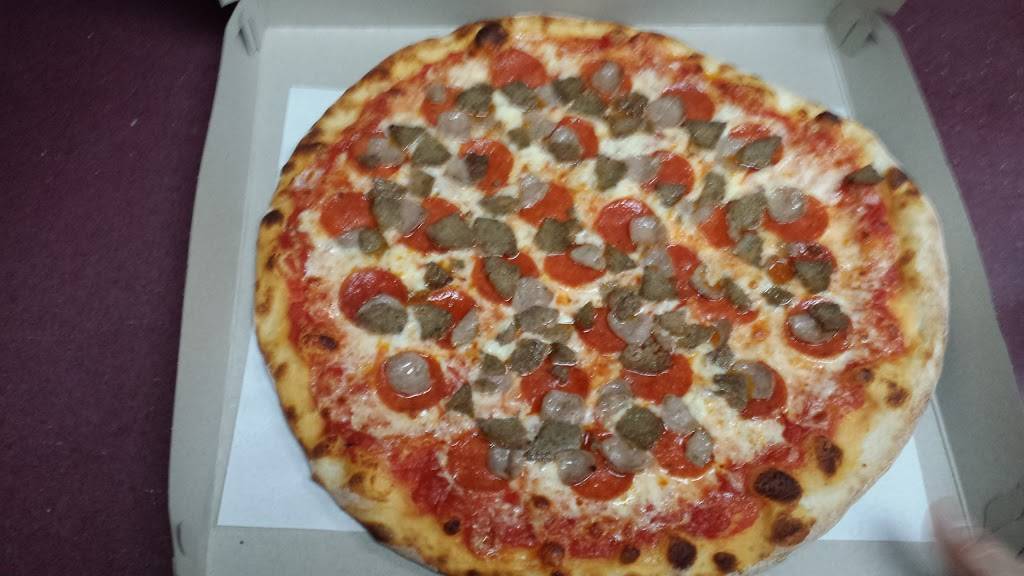 D Ds Pizza | restaurant | 300 Hooker Ave, Poughkeepsie, NY 12603, USA | 8454521754 OR +1 845-452-1754