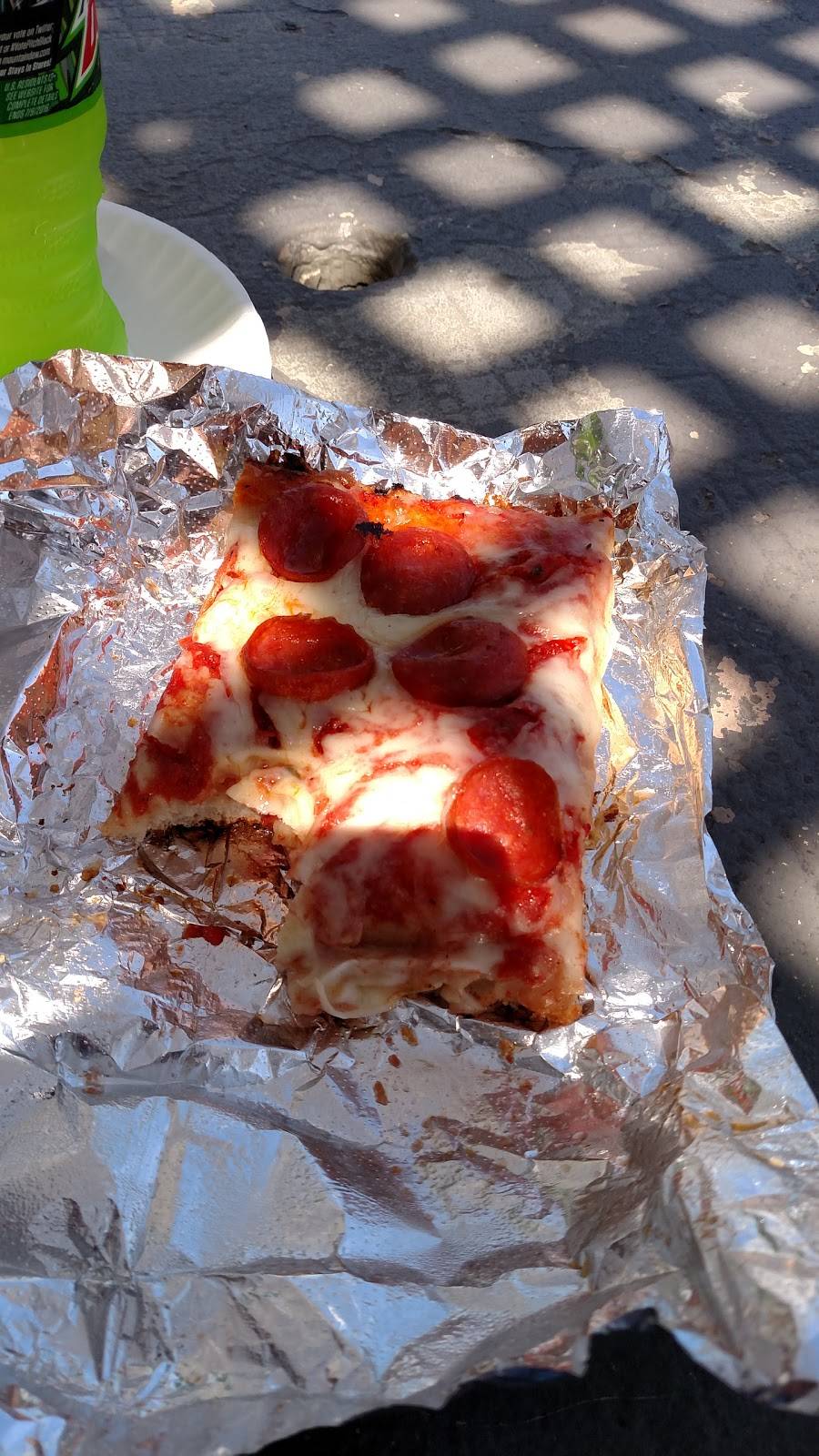 Tivoli Pizzeria | restaurant | 68287 Main St, Richmond, MI 48062, USA | 5867272242 OR +1 586-727-2242