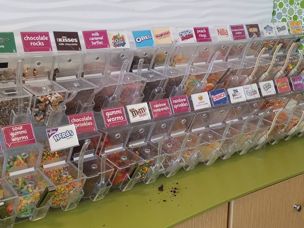 Menchies Frozen Yogurt | restaurant | 110 General Stilwell Dr Suite104, Marina, CA 93933, USA | 8313240236 OR +1 831-324-0236