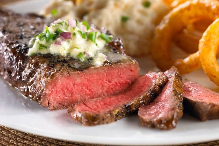 TGI Fridays Restaurant & Sports Bar | restaurant | Lobby Level of the Embassy Suites, 6700 Fallsview Blvd, Niagara Falls, ON L2G 3W6, Canada | 9053568523 OR +1 905-356-8523