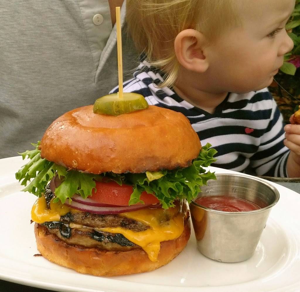 Local 22 Kitchen & Bar | restaurant | 2200 W Main St, Durham, NC 27705, USA | 9192869755 OR +1 919-286-9755