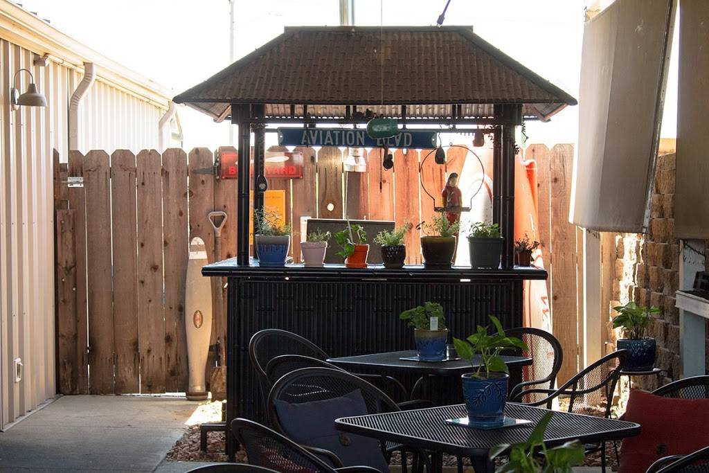 Hangar One Steak House | night club | 5925 W Kellogg Dr, Wichita, KS 67209, USA | 3169414900 OR +1 316-941-4900