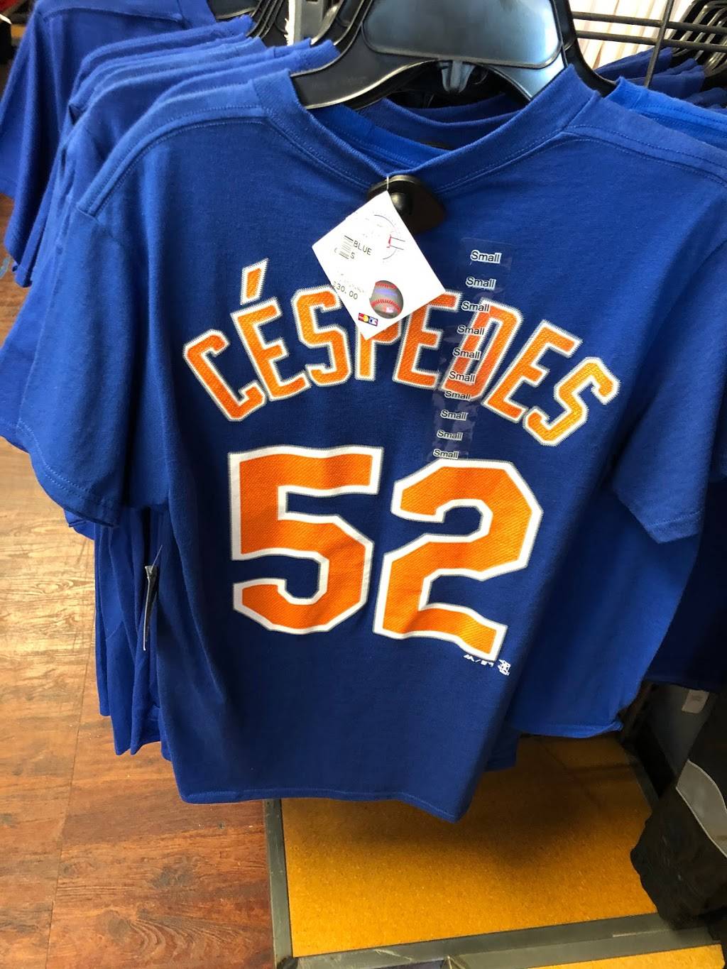 7-Eleven | bakery | 210 Mastic Beach Rd, Mastic Beach, NY 11951, USA | 6313997044 OR +1 631-399-7044