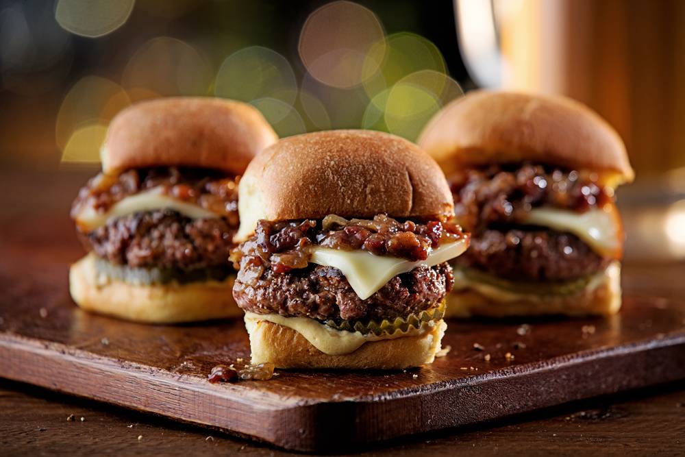 Twin Peaks Orland Park | restaurant | 16154 South La Grange Road, Orland Park, IL 60467, USA | 7085906293 OR +1 708-590-6293