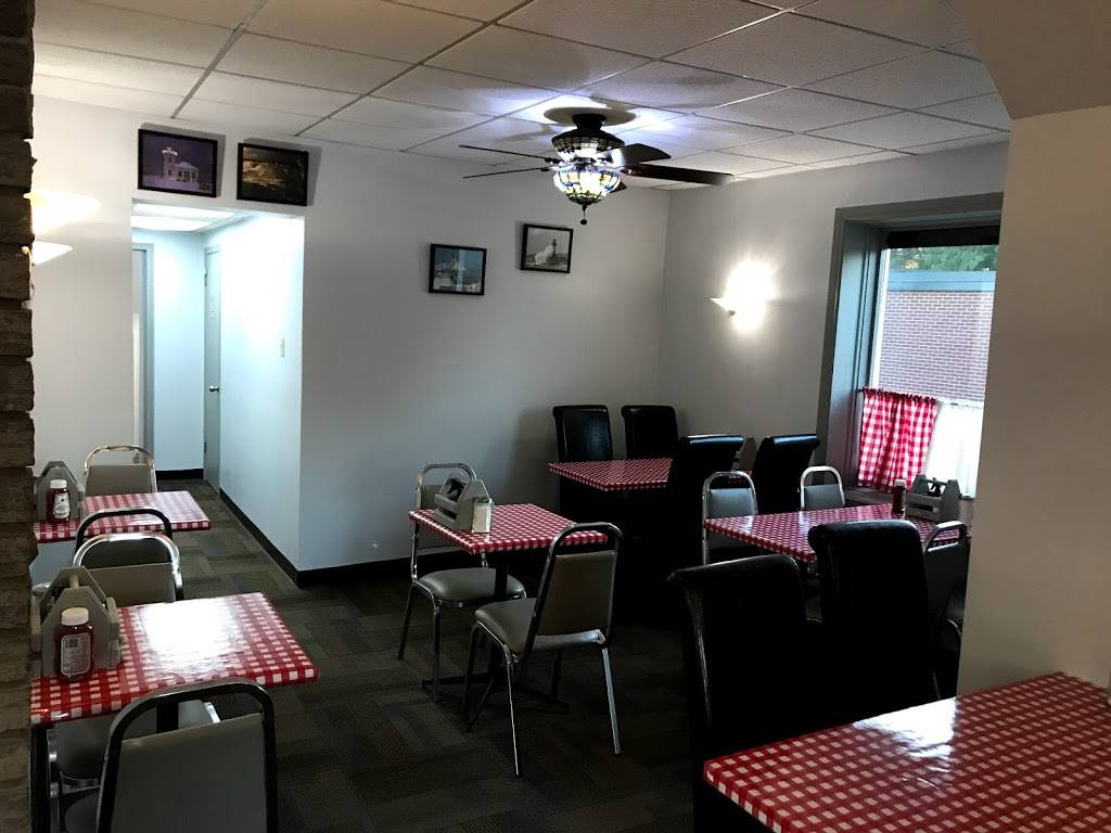 1 Fish 2 Fish | restaurant | 11 Mill St W, Tottenham, ON L0G 1W0, Canada | 2492885555 OR +1 249-288-5555