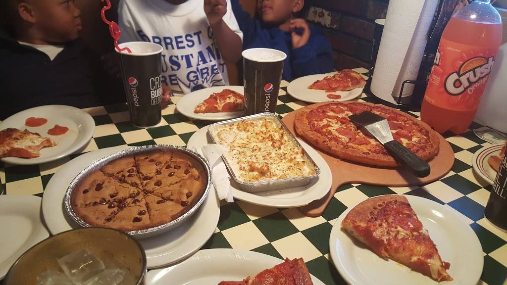 Pizza Hut | meal takeaway | 2023 N Washington St, Forrest City, AR 72335, USA | 8706339118 OR +1 870-633-9118