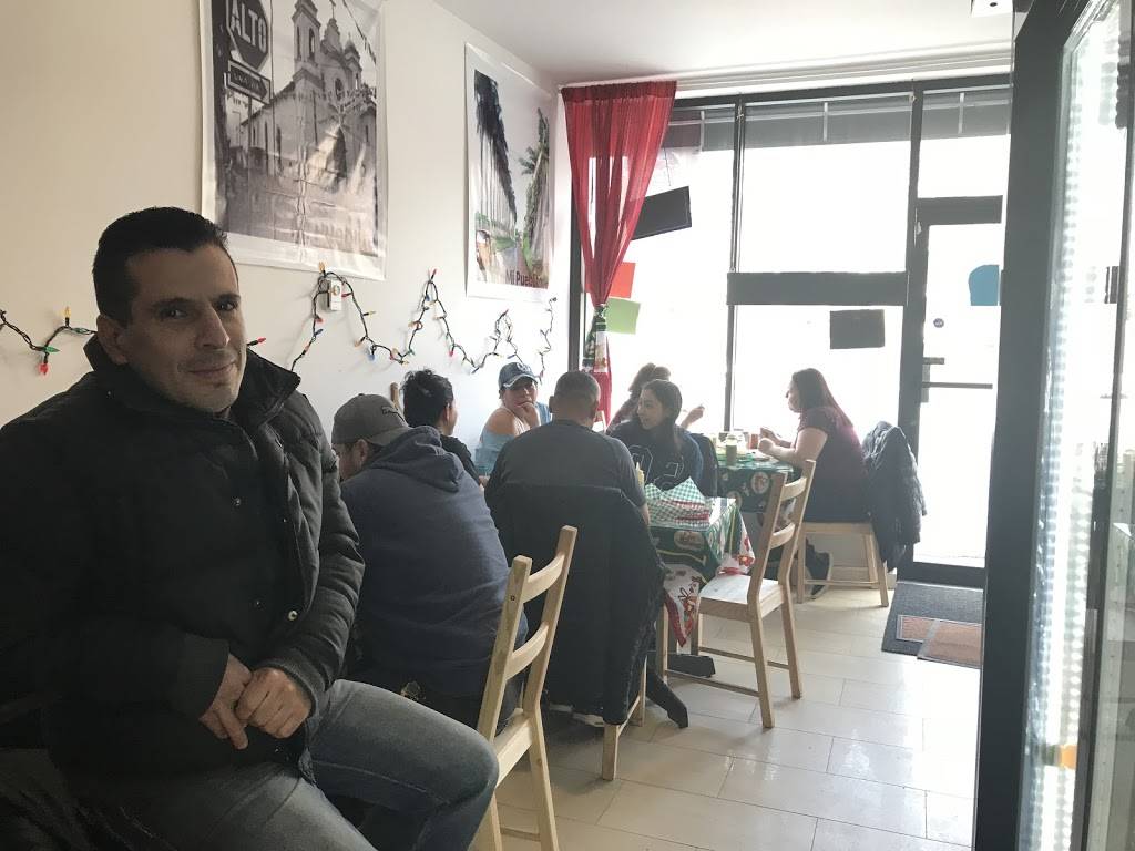 Restaurant Mi Pueblito | restaurant | 8614 Boulevard Saint-Michel, Montréal, QC H1Z 3E9, Canada | 5144975702 OR +1 514-497-5702