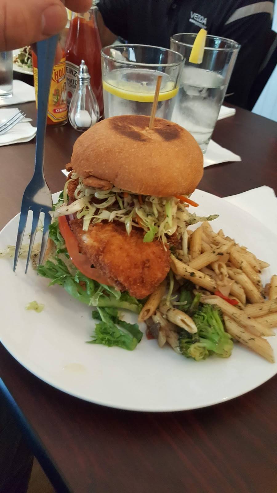 Earth Bistro Cafe | restaurant | 11110 Clifton Blvd, Cleveland, OH 44102, USA | 2162019338 OR +1 216-201-9338