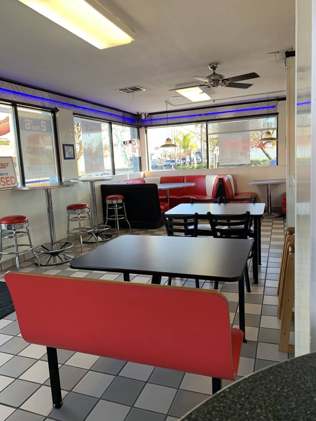 Fosters Freeze | restaurant | 3377 North Cedar Drive, Fresno, CA 93726, USA | 5592225384 OR +1 559-222-5384