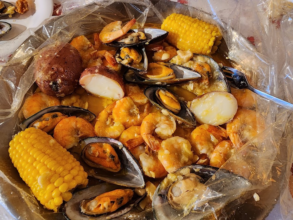 Pier 8 Cajun Seafood & Bar | restaurant | 1240 S State St, Orem, UT 84097, USA | 3852698888 OR +1 385-269-8888
