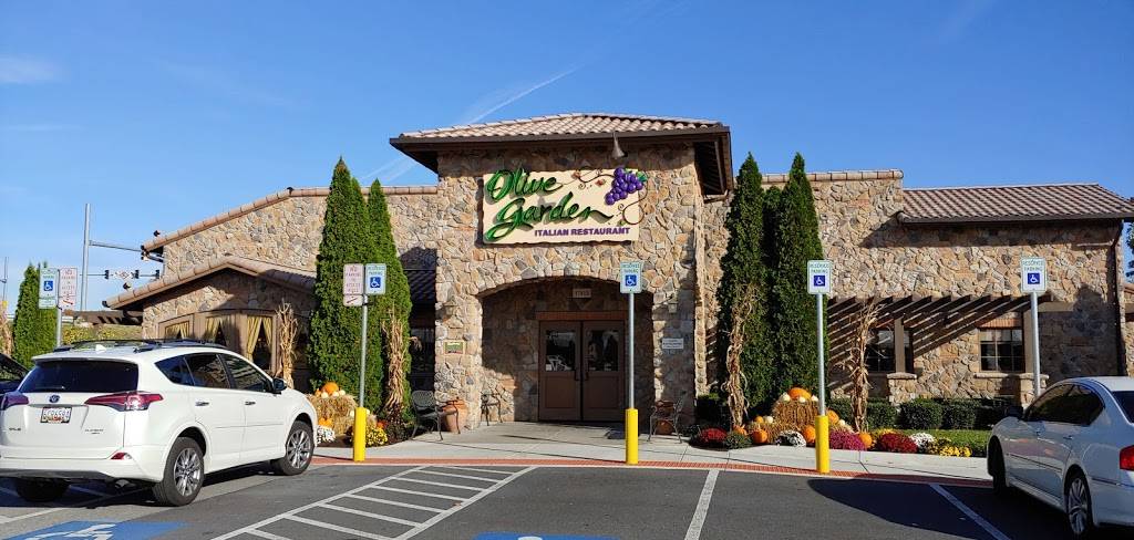 Olive Garden Italian Restaurant | meal takeaway | 17410 Valley Mall Rd, Hagerstown, MD 21740, USA | 3015820408 OR +1 301-582-0408