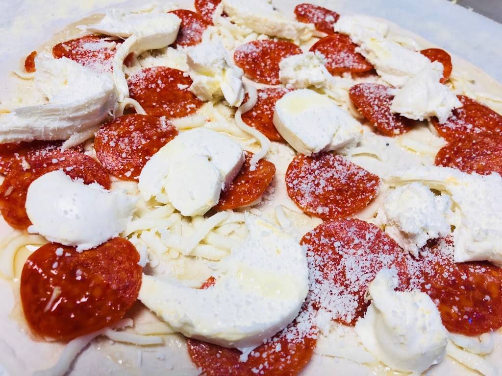 Castello of Niantic | restaurant | 11 E Pattagansett Rd, Niantic, CT 06357, USA | 8604518880 OR +1 860-451-8880