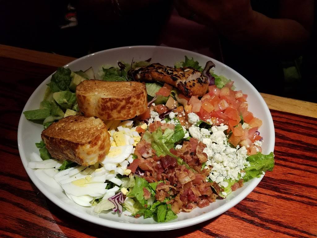 Red Robin Gourmet Burgers and Brews | restaurant | 1891 E Parks Hwy, Wasilla, AK 99654, USA | 9073737373 OR +1 907-373-7373