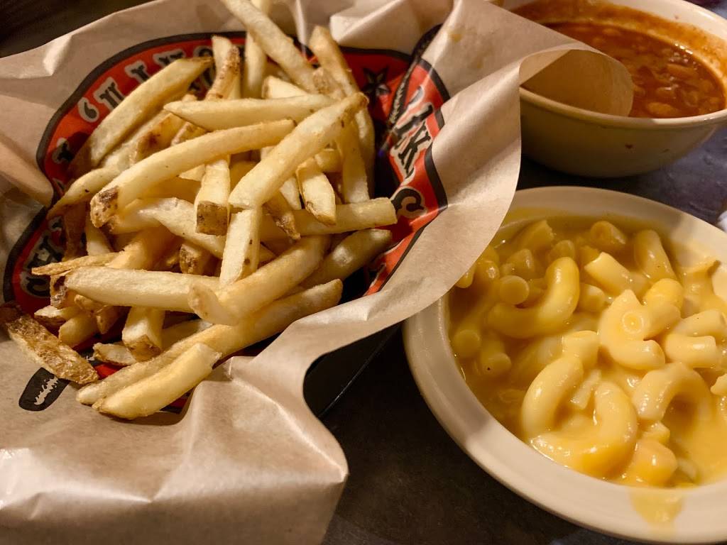 Risckys BAR-B-Q | restaurant | 300 Main St, Fort Worth, TX 76102, USA | 8178773306 OR +1 817-877-3306