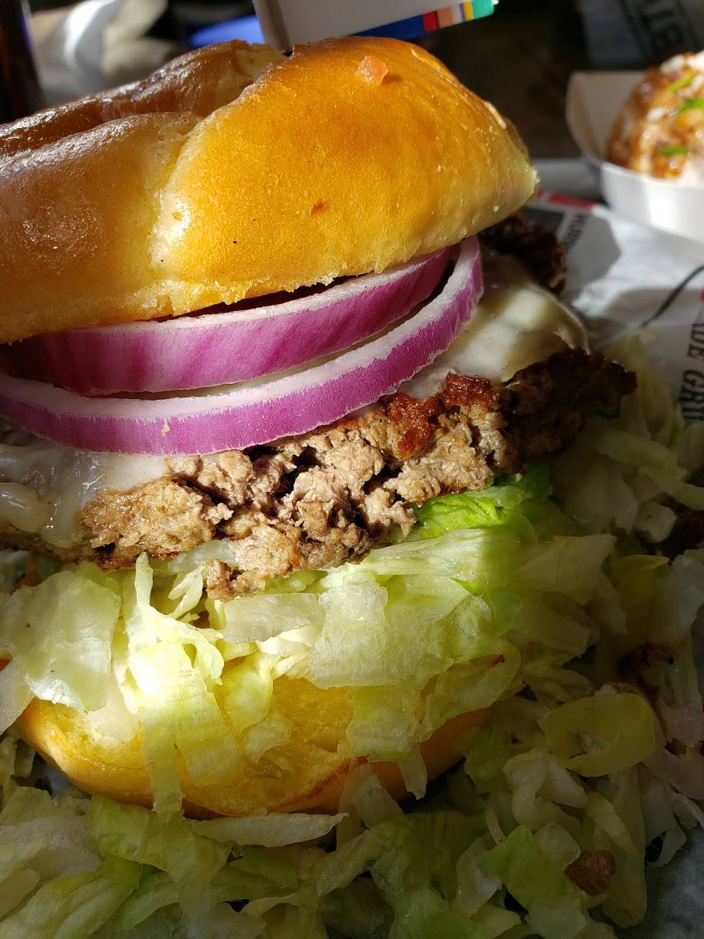 Hurricane Grill & Wings | restaurant | 628-6 Atlantic Blvd, Neptune Beach, FL 32266, USA | 9042473031 OR +1 904-247-3031