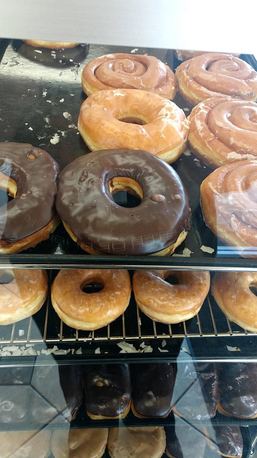 Yum Yum Donuts | bakery | 2931 G St, Merced, CA 95340, USA | 2093833212 OR +1 209-383-3212