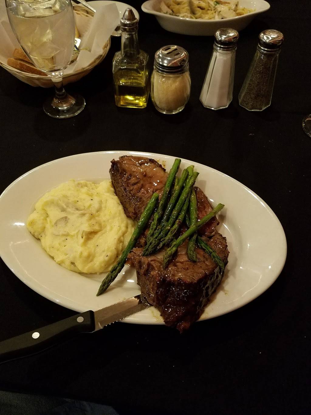 Joseph’s Restaurant and Bar | restaurant | 3123 W 111th St, Chicago, IL 60655, USA | 7734455637 OR +1 773-445-5637