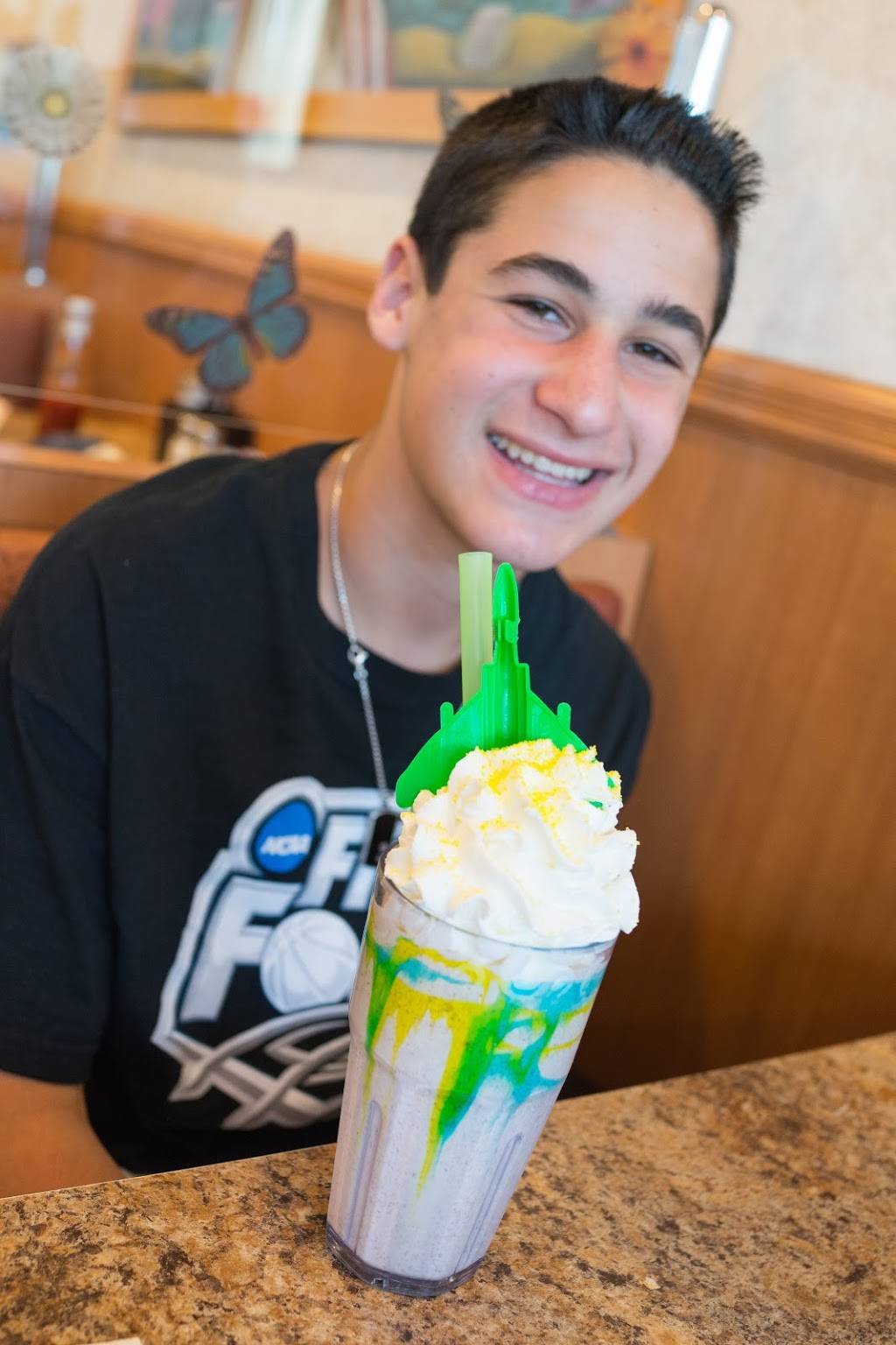 Diner By The Sea | restaurant | 260 E Park Ave, Long Beach, NY 11561, USA | 5164312233 OR +1 516-431-2233