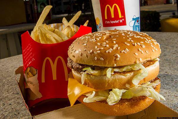 McDonalds | cafe | 7717 W Dodge Rd, Omaha, NE 68114, USA | 4023900800 OR +1 402-390-0800