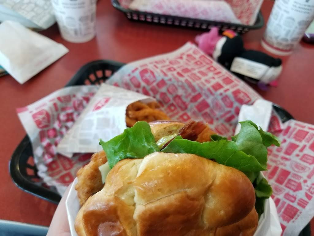 Jack in the Box | restaurant | 8040 N Mesa St, El Paso, TX 79932, USA | 9157604995 OR +1 915-760-4995