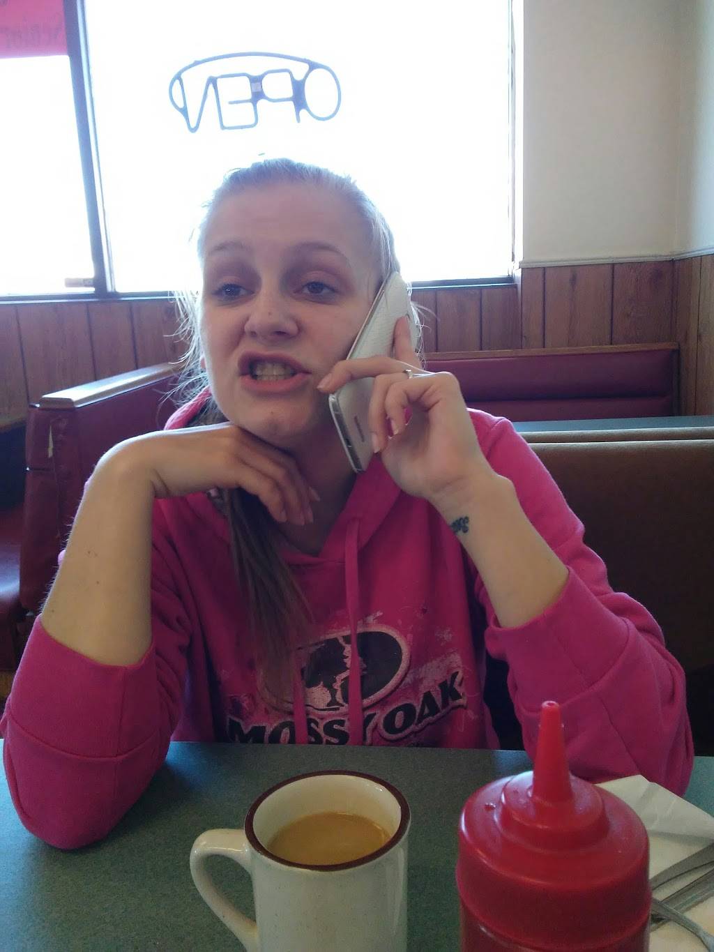 Michaels Restaurant | restaurant | 3009 Clark Ave, Cleveland, OH 44109, USA | 2169615699 OR +1 216-961-5699