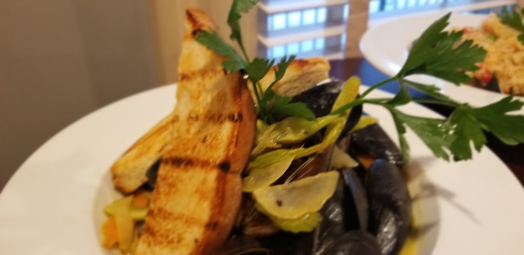 Cedar House Restaurant & Bar | restaurant | 100 Main St, Walpole, MA 02081, USA | 5088612342 OR +1 508-861-2342