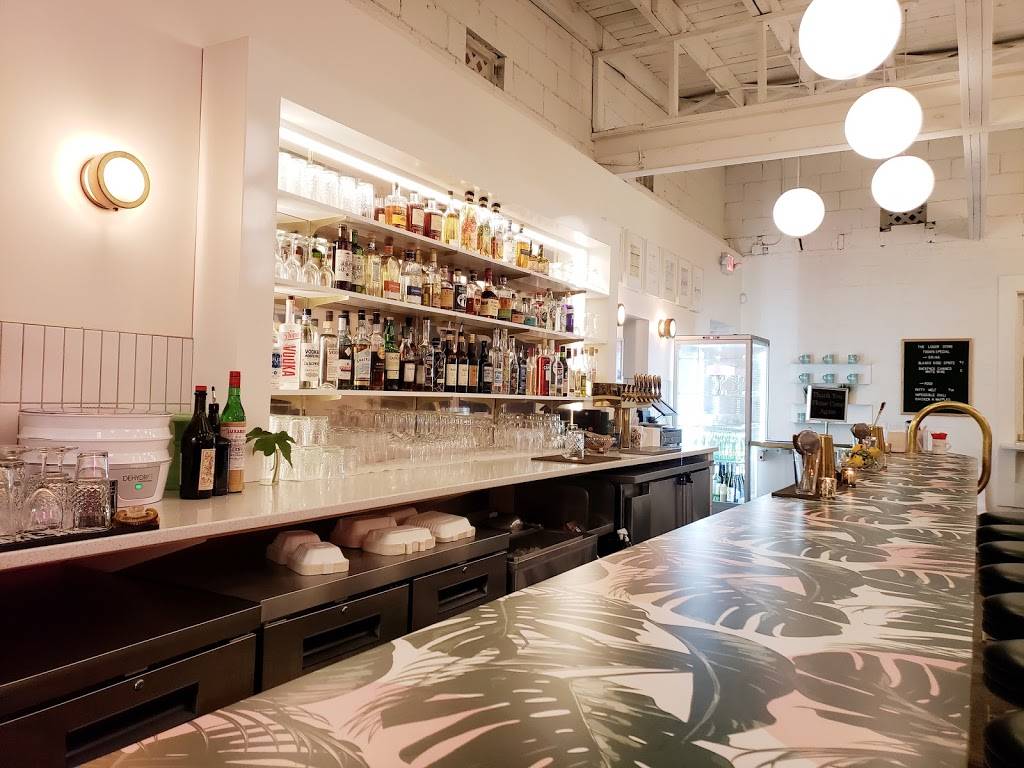 The Liquor Store | restaurant | 2655 Broad Ave, Memphis, TN 38112, USA | 9014055477 OR +1 901-405-5477