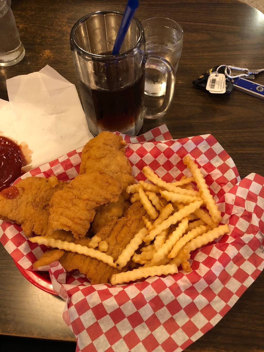 Fins Drive In | restaurant | 4090 Main St, Springfield, OR 97478, USA | 5417413467 OR +1 541-741-3467