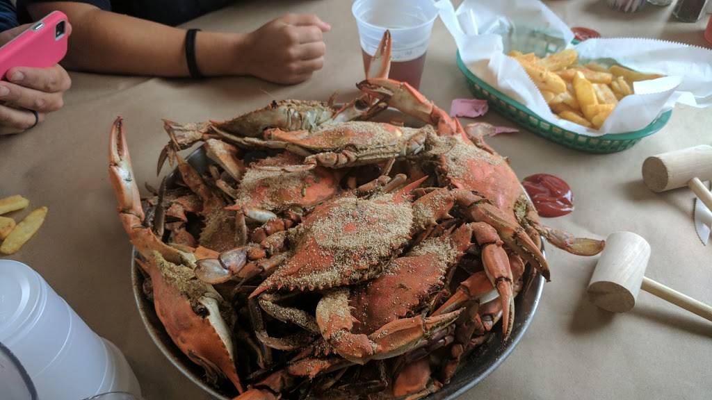 Tap Room Inc | restaurant | 201 Bohemia Ave, Chesapeake City, MD 21915, USA | 4108852344 OR +1 410-885-2344