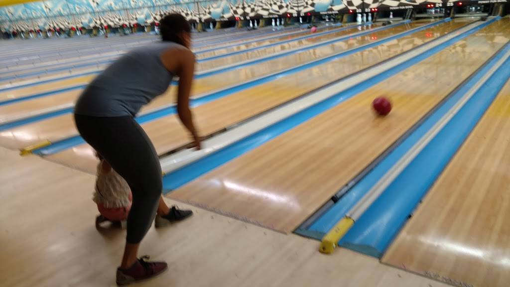 Poway Fun Bowl | night club | 12941 Poway Rd, Poway, CA 92064, USA | 8587489110 OR +1 858-748-9110