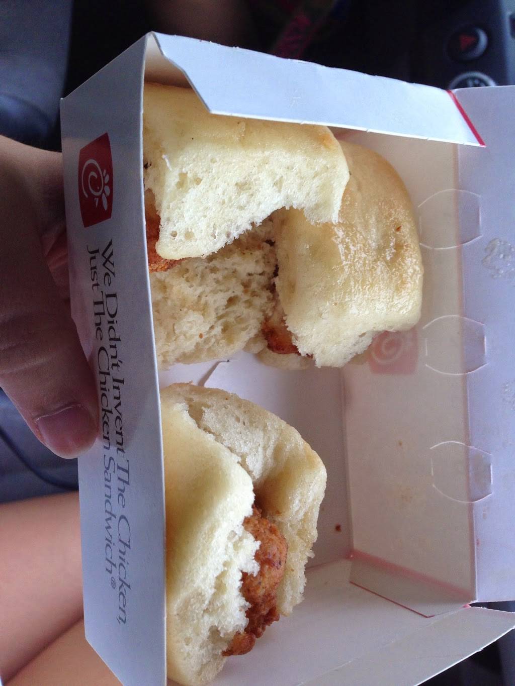 Chick-fil-A | restaurant | 306 Jacksonville Mall, Jacksonville, NC 28546, USA | 9103537887 OR +1 910-353-7887