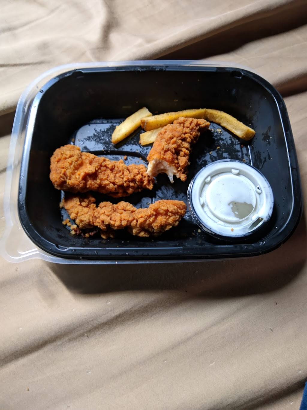 Dyes Pizza | restaurant | 1504 Yorkshire Dr, Howell, MI 48843, USA | 2488727651 OR +1 248-872-7651