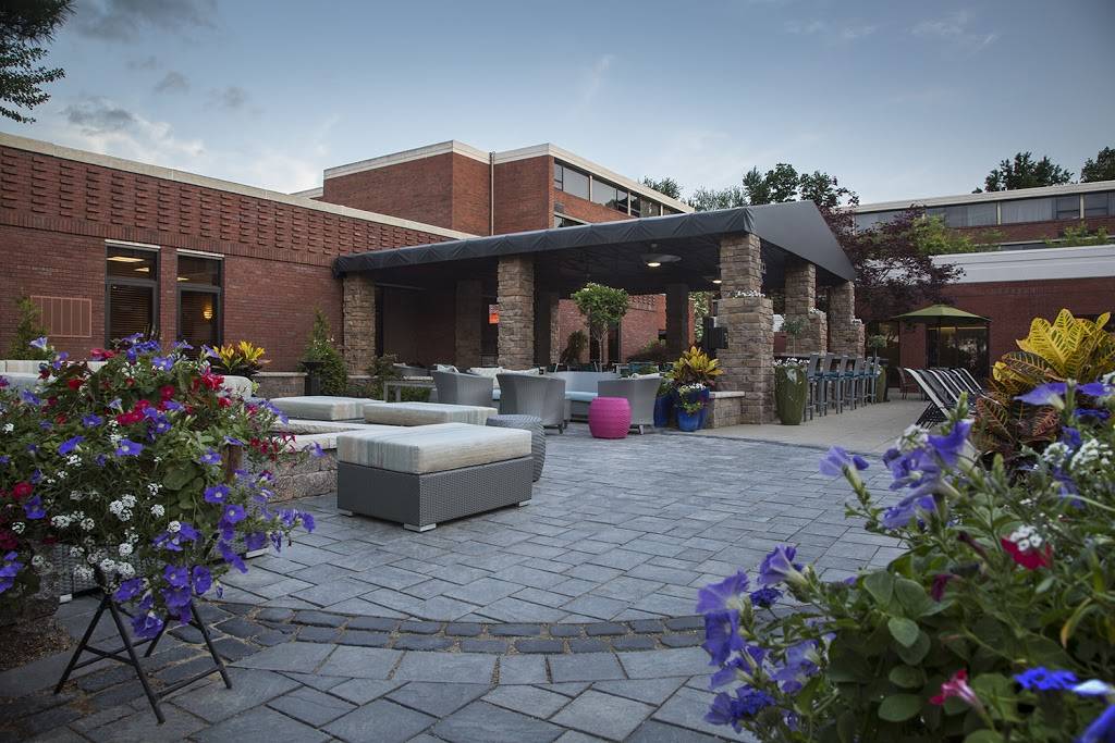 Hilton Akron/Fairlawn | restaurant | 3180 W Market St, Akron, OH 44333, USA | 3308675000 OR +1 330-867-5000