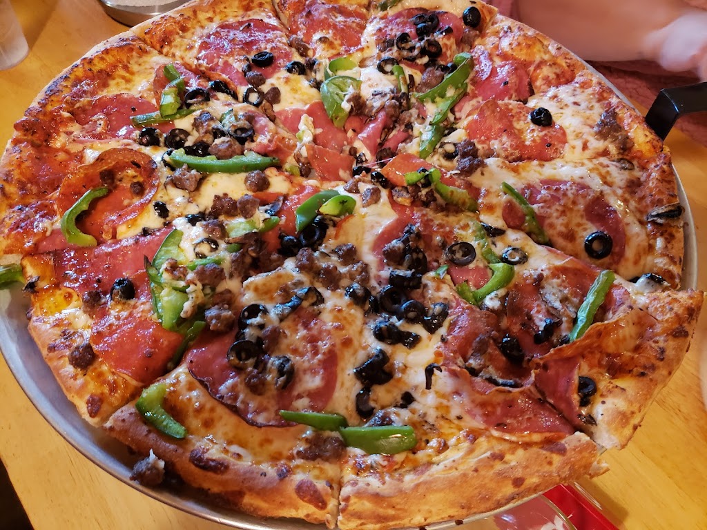 Rudloofs Pizza Und Brats | restaurant | 265 US-2, Leavenworth, WA 98826, USA | 5095481505 OR +1 509-548-1505